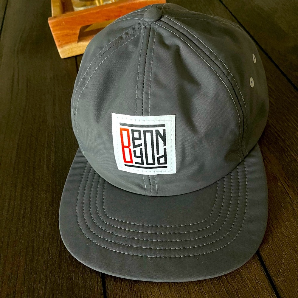 BEYOND OUTFITTERS TECH HAT